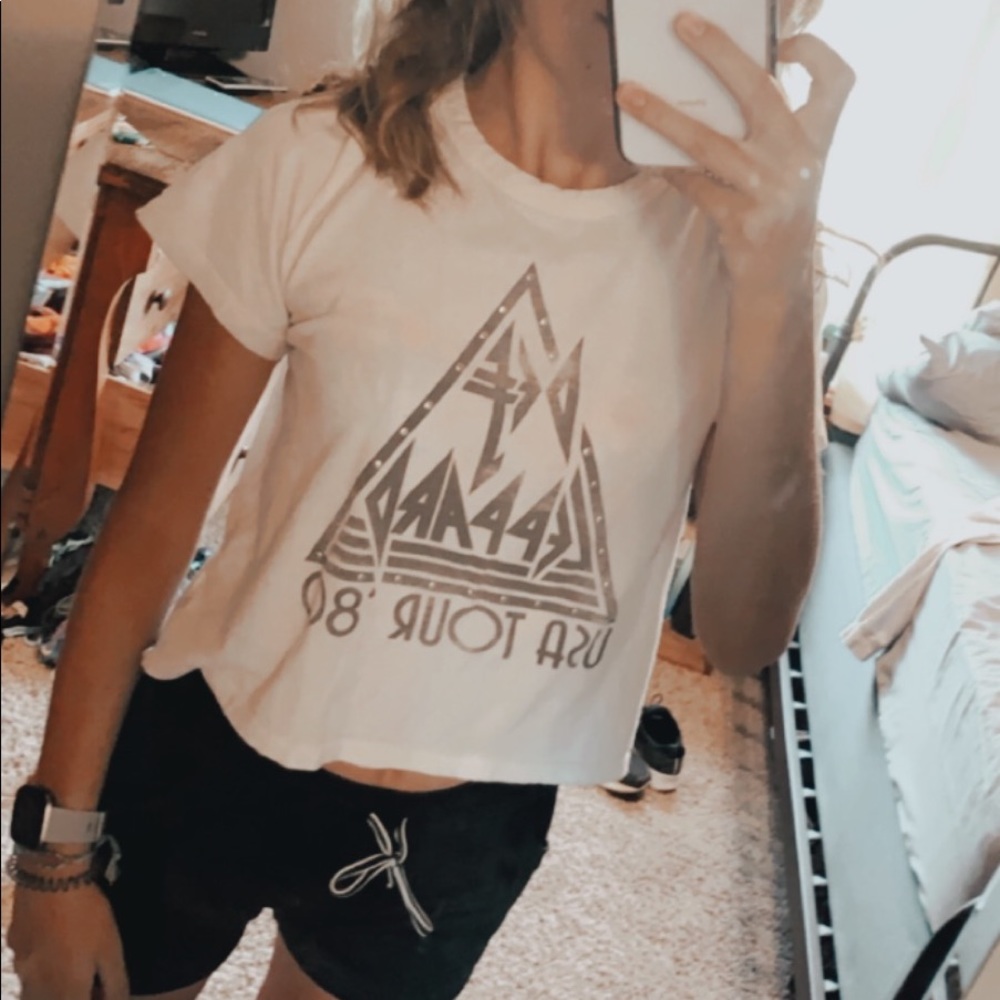 🦋2 for $17🦋Def Leppard Crop Top